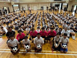 【ホームタウン活動】広島筆産業株式会社様ご協賛による熊野町の小学校にサッカーボール寄付のご報告